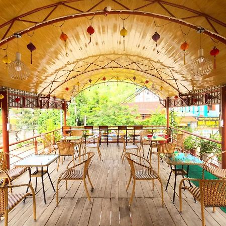 Hoang Anh Hostel Meo Vac Exterior photo